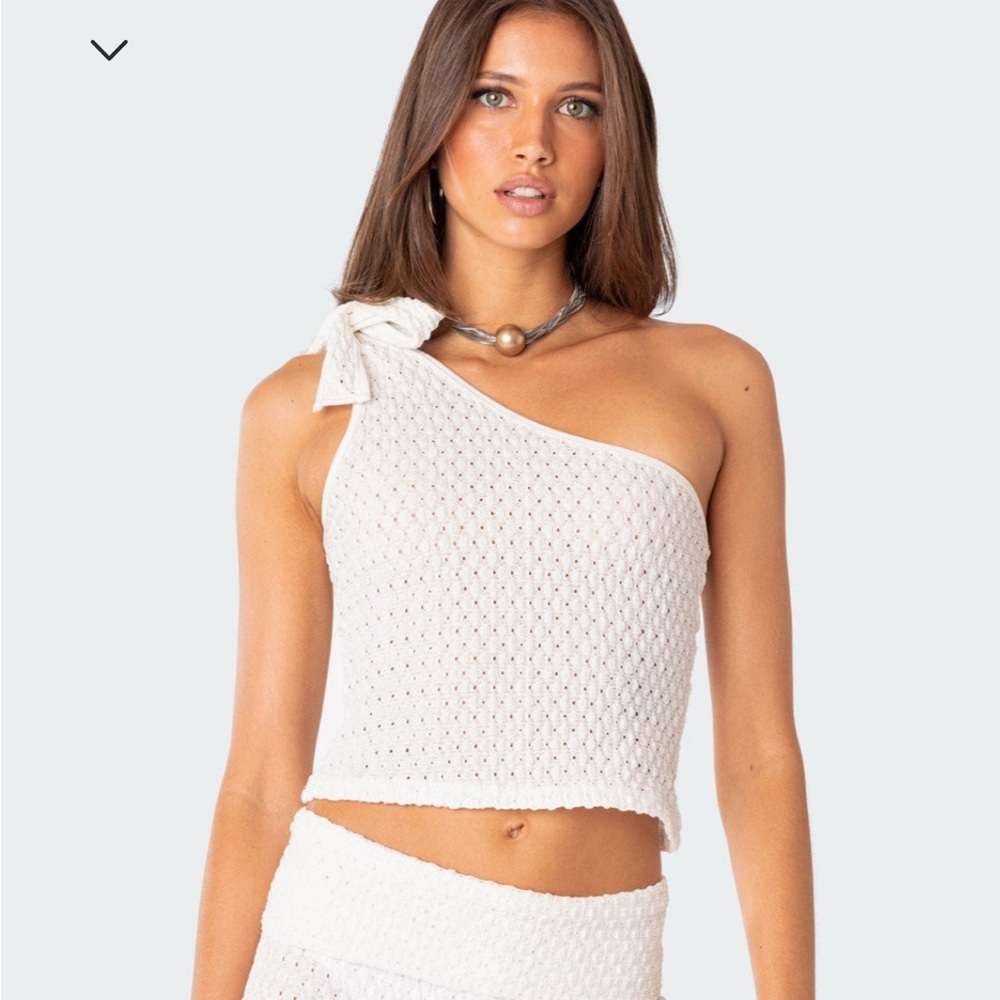 edikted amalia textured knit one shoulder top